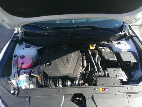 Used 2025 Hyundai Santa Cruz SE image 35