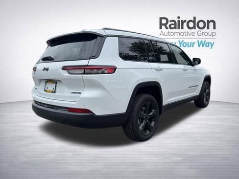 Used 2025 Jeep Grand Cherokee L Limited w/ Black Appearance Package AWD/4WD image 7