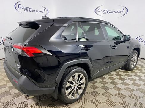 Used 2021 Toyota RAV4 XLE Premium AWD/4WD image 7
