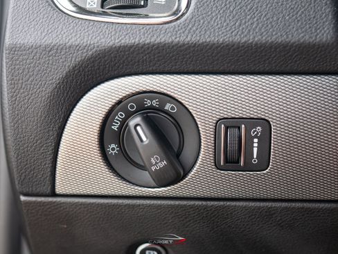 Used 2018 Dodge Durango SRT AWD/4WD image 39