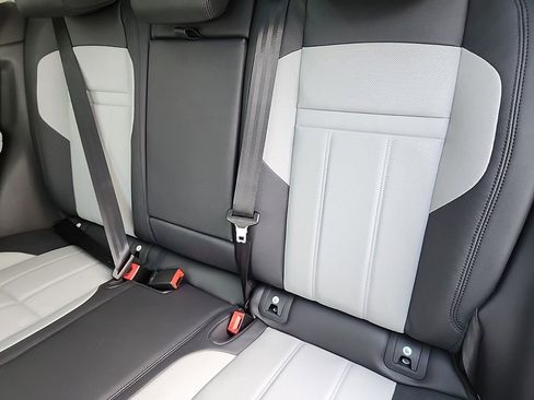 New 2025 Land Rover Range Rover Evoque Dynamic SE image 25