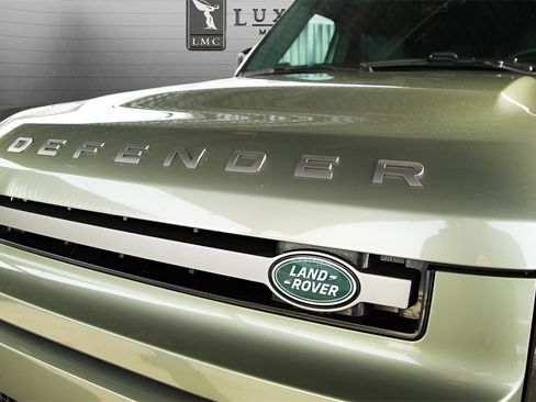 Used 2023 Land Rover Defender 110 X-Dynamic SE image 9