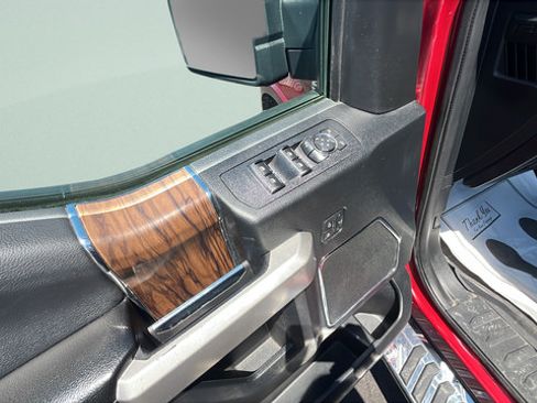 Used 2019 Ford F150 Lariat w/ Equipment Group 502A Luxury AWD/4WD image 11