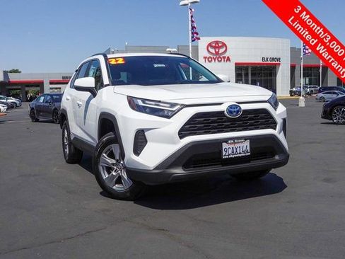 Used 2022 Toyota RAV4 XLE image 2