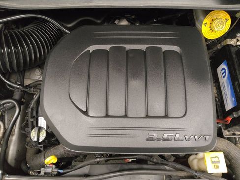 Used 2020 Dodge Grand Caravan SE FWD image 30