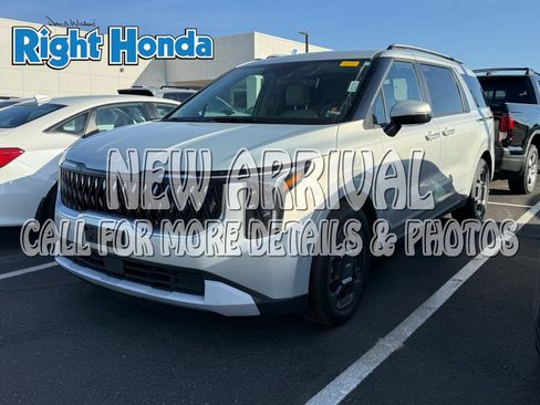 Used 2026 Kia Carnival EX FWD image 1