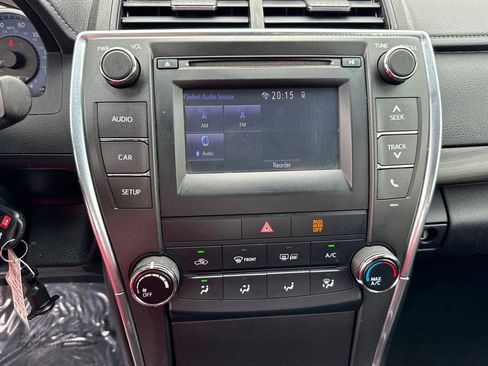 Used 2017 Toyota Camry LE FWD image 29