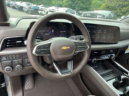 New 2026 Chevrolet Suburban LT w/ Comfort Package RWD image 19