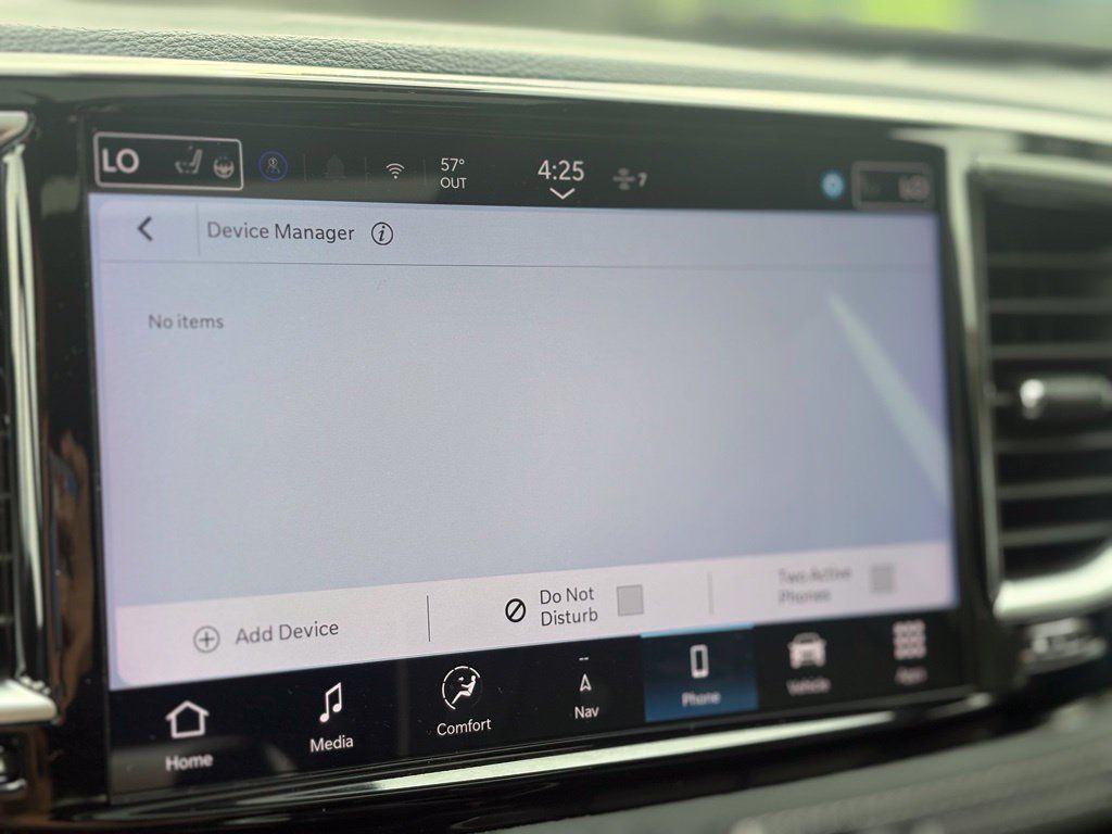 Used 2025 Chrysler Pacifica Limited FWD image 57