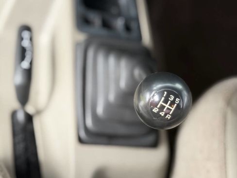 Used 2004 Jeep Wrangler 4WD w/ Dual Top Group image 17