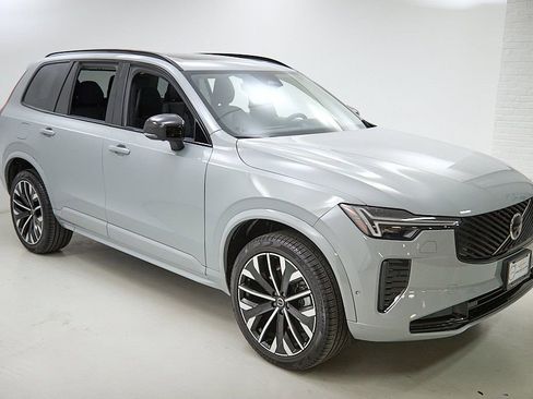 New 2026 Volvo XC90 B6 Ultra w/ Lounge Package image 4