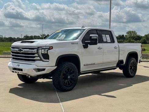 Used 2024 Chevrolet Silverado 3500 High Country w/ Technology Package AWD/4WD image 7