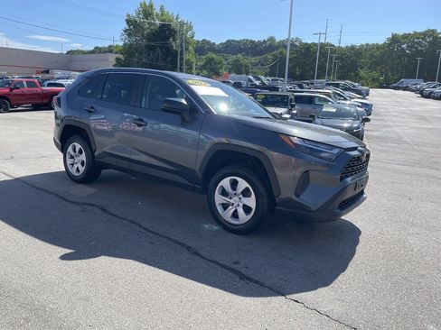 Certified 2024 Toyota RAV4 LE AWD/4WD image 6