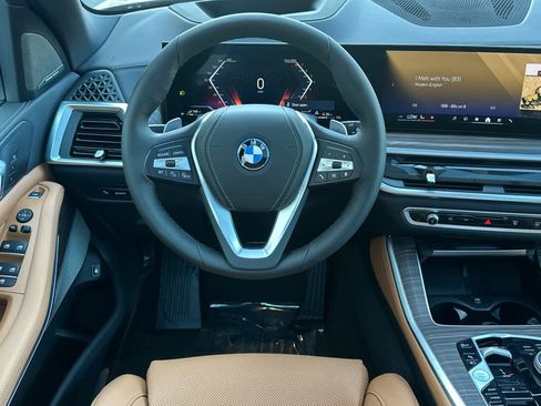 Used 2026 BMW X5 xDrive50e image 15