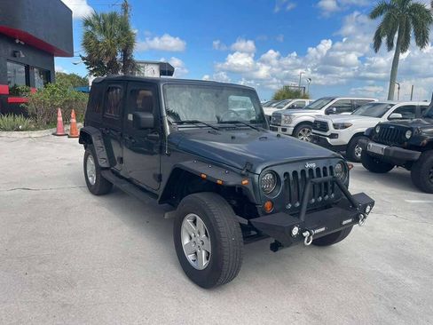 Used 2007 Jeep Wrangler Unlimited X image 3
