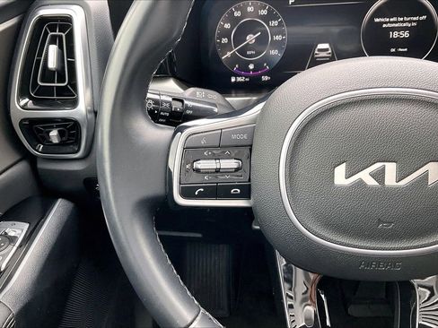 Used 2023 Kia Sorento SX image 32