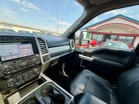 Used 2017 Ford F350 Lariat w/ Lariat Ultimate Package AWD/4WD image 12