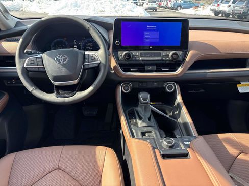 New 2026 Toyota Grand Highlander Platinum AWD/4WD image 10