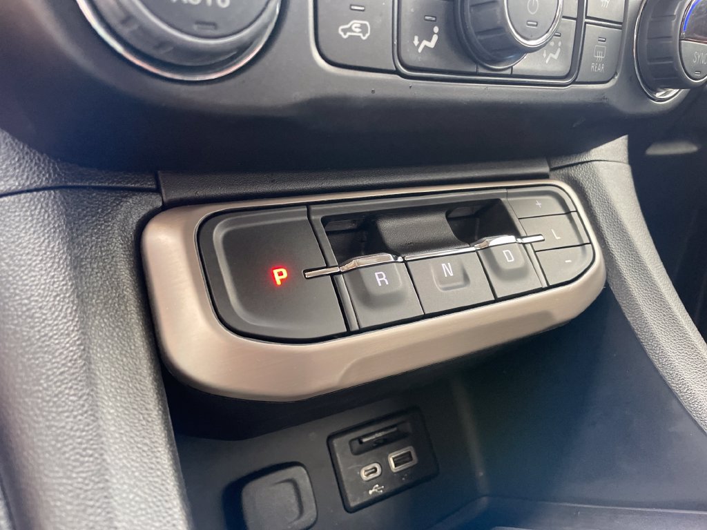 Used 2023 GMC Acadia Denali w/ Denali Ultimate Package FWD image 22