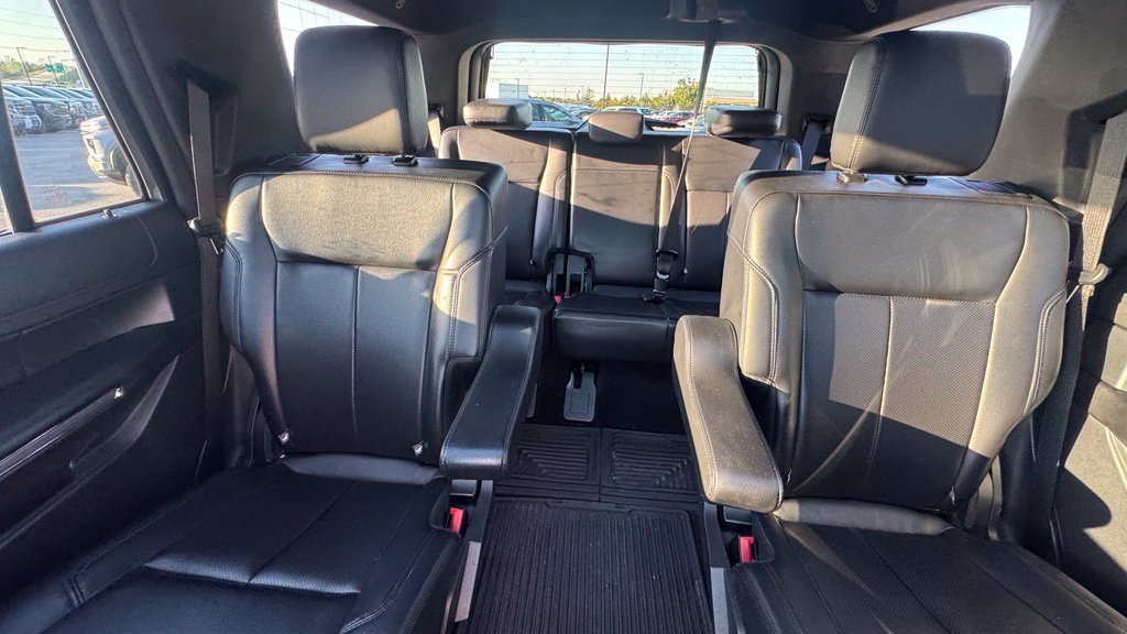 Used 2021 Ford Expedition XLT AWD/4WD image 32