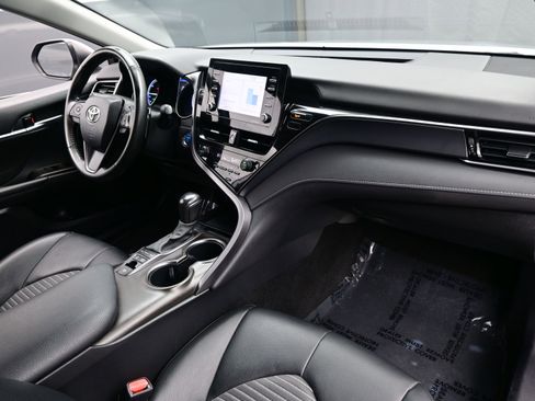Used 2023 Toyota Camry SE image 15