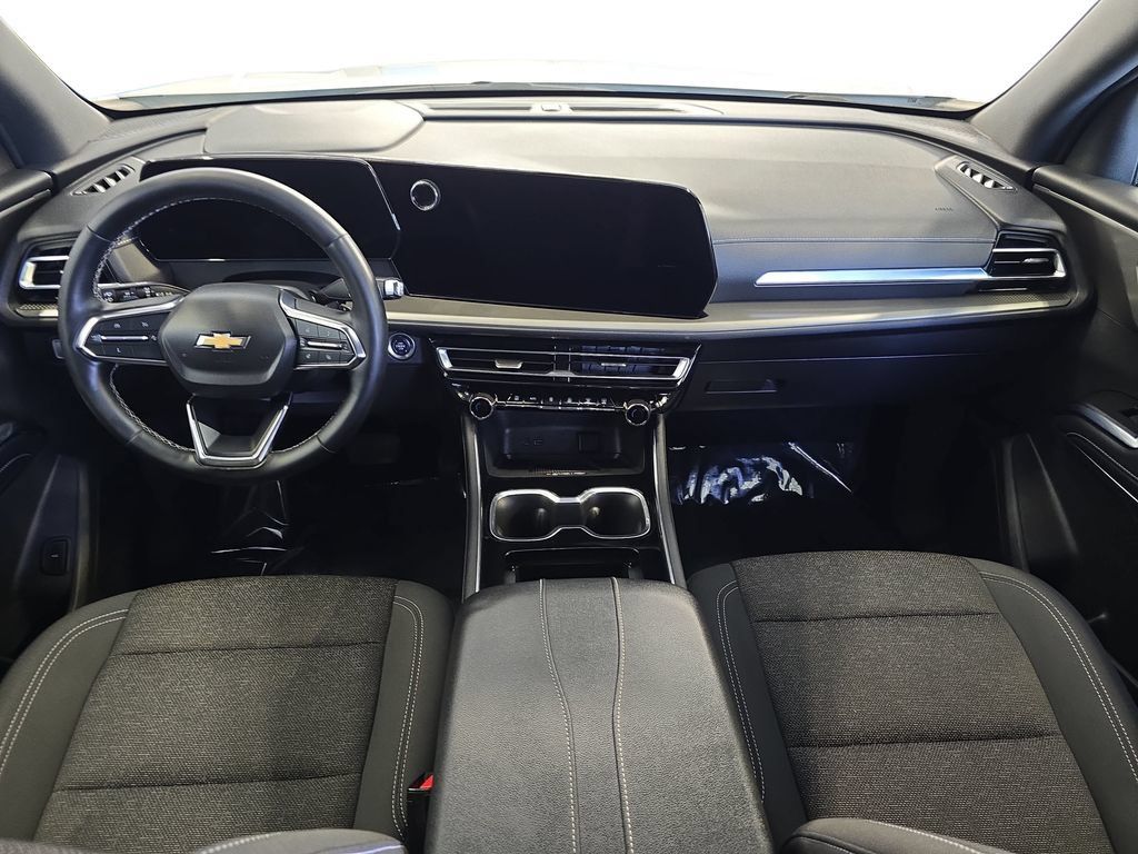 Used 2024 Chevrolet Traverse LT FWD image 9