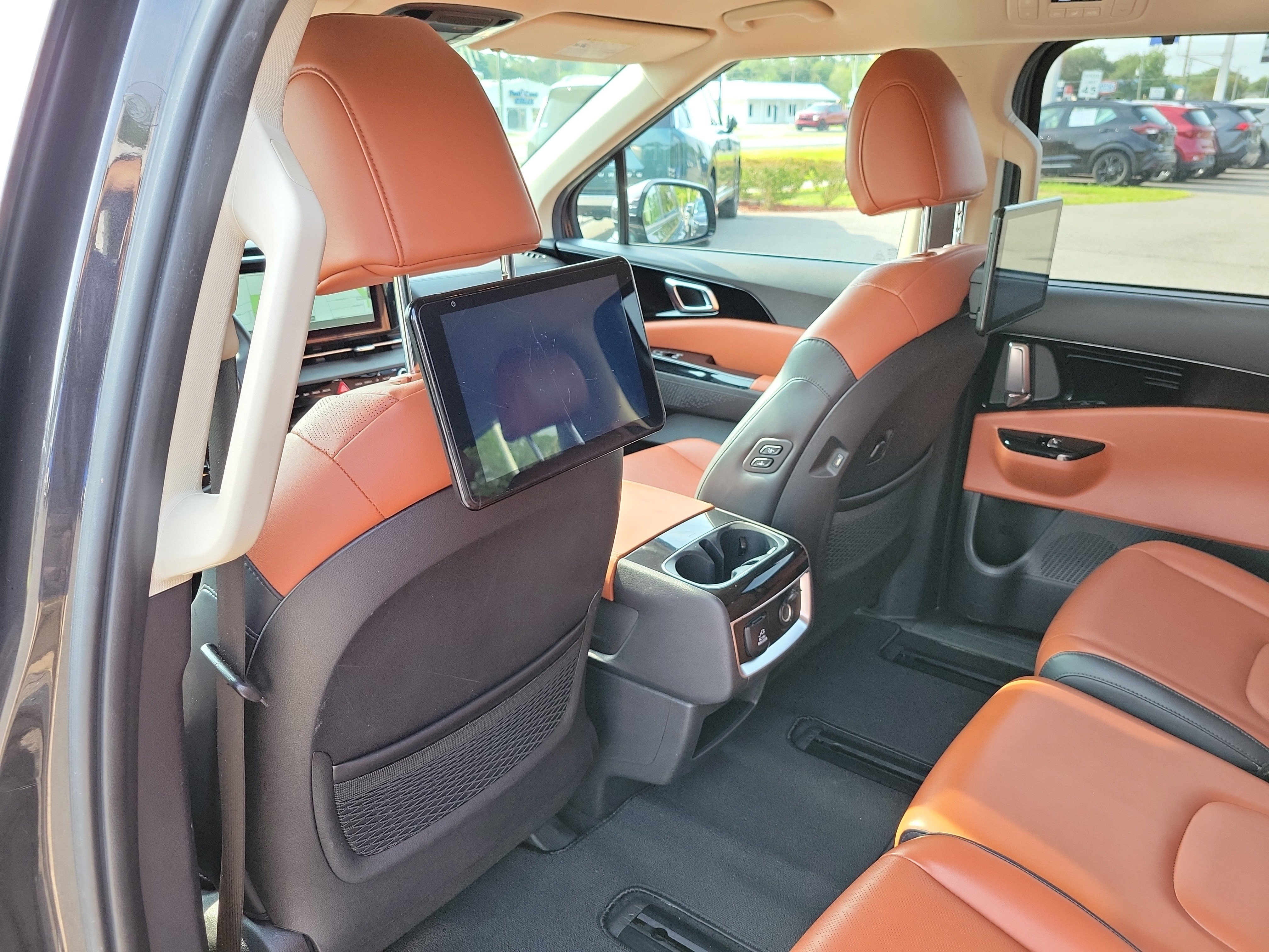 Used 2022 Kia Carnival SX FWD image 17