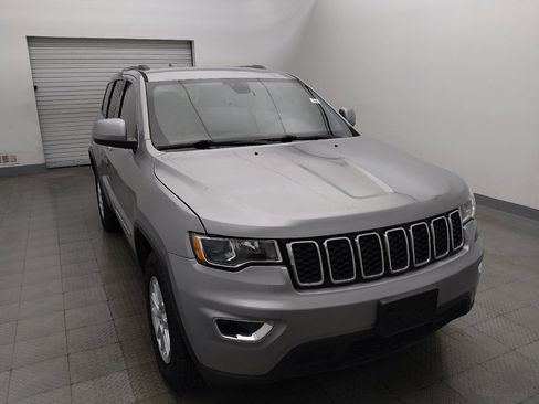 Used 2018 Jeep Grand Cherokee Laredo AWD/4WD image 14
