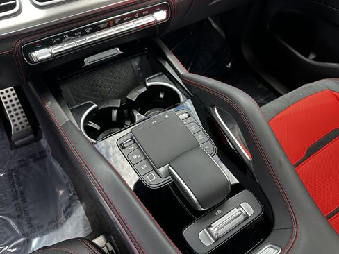 Certified 2025 Mercedes-Benz GLE 53 AMG 4MATIC image 31