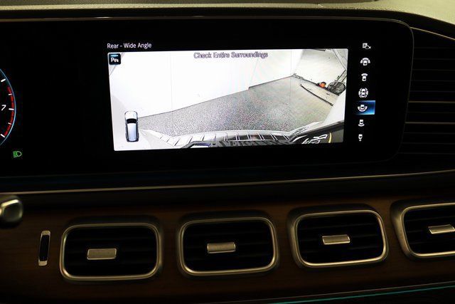 Used 2022 Mercedes-Benz GLS 580 4MATIC image 9