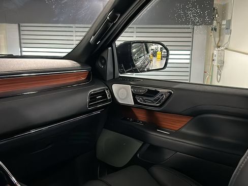 Used 2024 Lincoln Navigator L Reserve AWD/4WD image 26