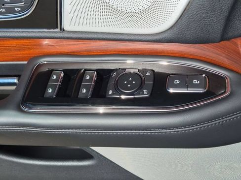 Certified 2020 Lincoln Navigator L Reserve w/ Luxury Package AWD/4WD image 16