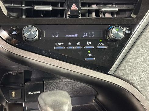 Used 2023 Toyota Camry SE w/ Cold Weather Package AWD/4WD image 20