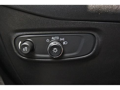 Used 2023 Chevrolet Equinox LT FWD image 19