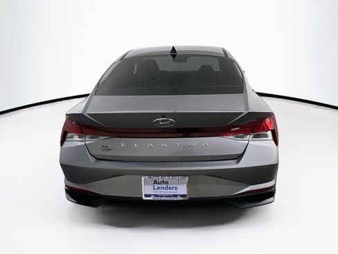 Used 2023 Hyundai Elantra SEL FWD image 6