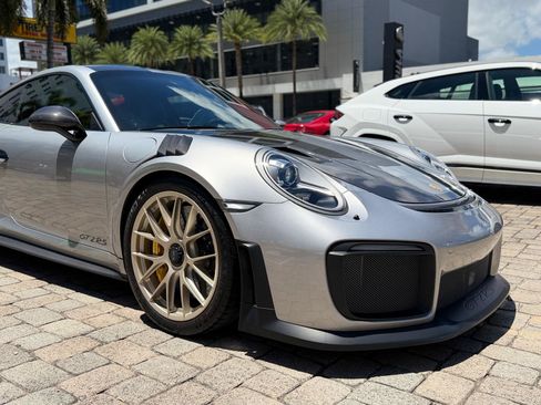 Used 2018 Porsche 911 GT2 RS RWD image 9