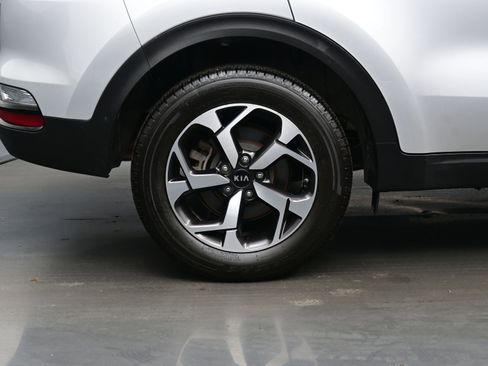 Used 2022 Kia Sportage LX image 10