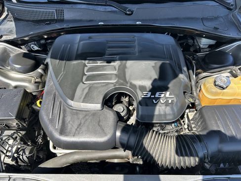 Used 2012 Chrysler 300 RWD image 13