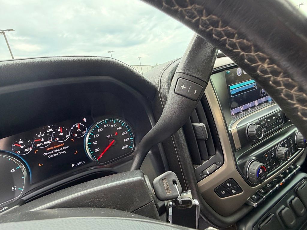 Used 2017 GMC Sierra 2500 Denali AWD/4WD image 39