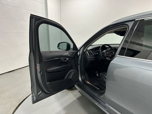 Used 2020 Volvo XC90 T6 Momentum image 21