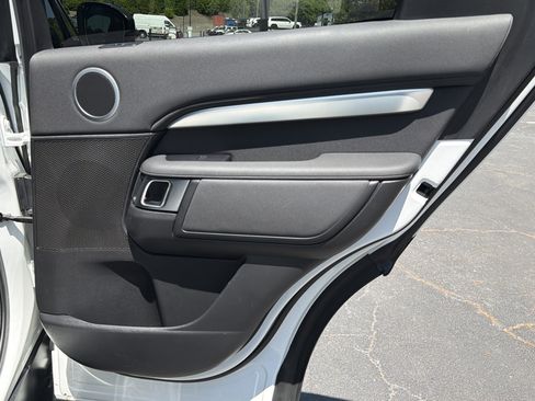 Used 2020 Land Rover Discovery Landmark AWD/4WD image 19