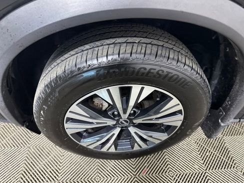 Used 2023 Nissan Rogue SV w/ SV Premium B Package image 10