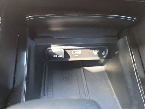 Used 2025 Kia Telluride S FWD image 24