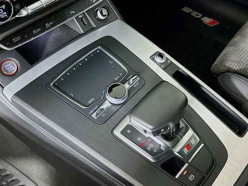 Used 2020 Audi SQ5 Premium Plus w/ Premium Plus Package image 25