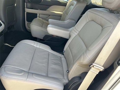 Used 2024 Lincoln Navigator Reserve image 22