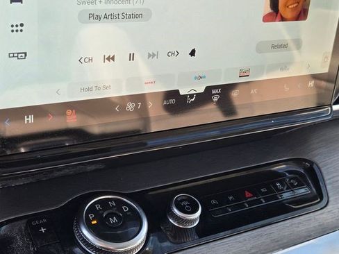 Used 2025 Ford Expedition Max Platinum image 27