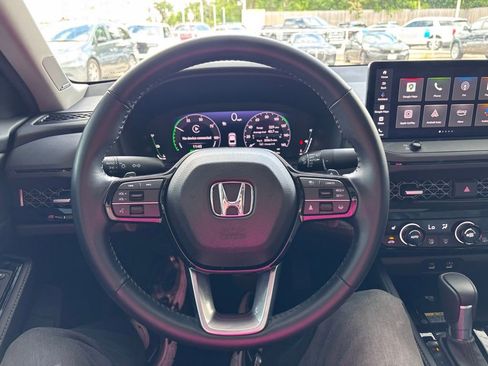 Used 2024 Honda Accord Touring image 21