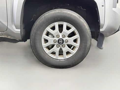 Used 2024 Toyota Tacoma SR5 RWD image 31