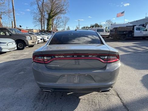 Used 2019 Dodge Charger SXT image 7