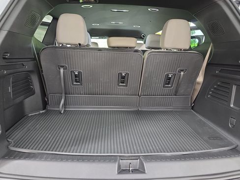 New 2026 GMC Acadia Elevation w/ Elevation Premium Package AWD/4WD image 13